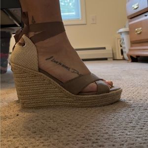 NWT WEDGE SANDAL